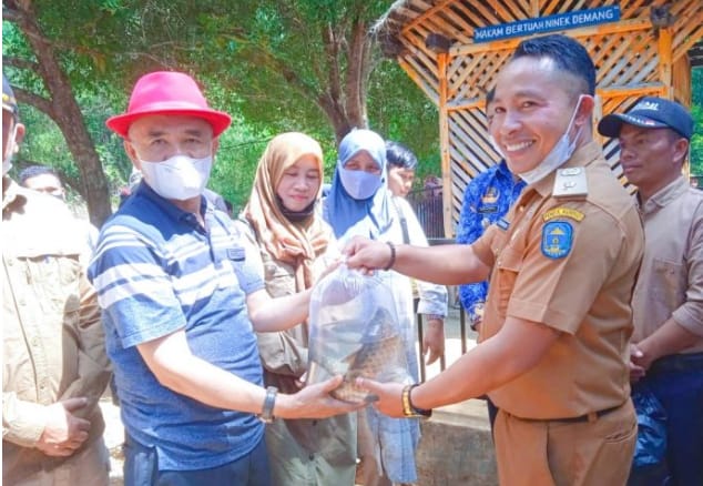 Bupati Adirozal buka event perdana Lubuk Larangan Lubuk Batuwah, Desa Sungai Batu Gantih.