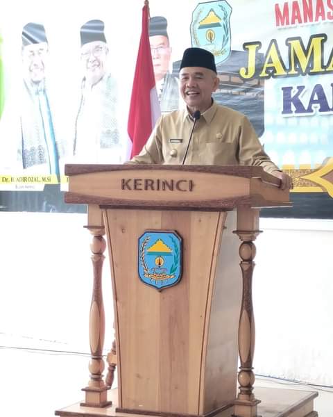 Bupati Kerinci H.Adirozal