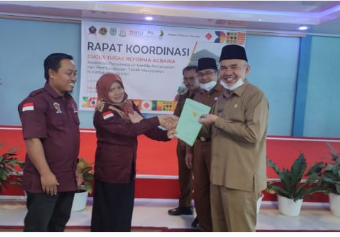 Bupati Kerinci Adi Rozal