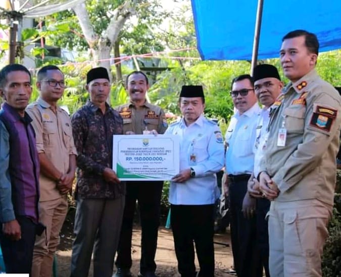 Wali Kota Sungai Penuh, Ahmadi Zubir