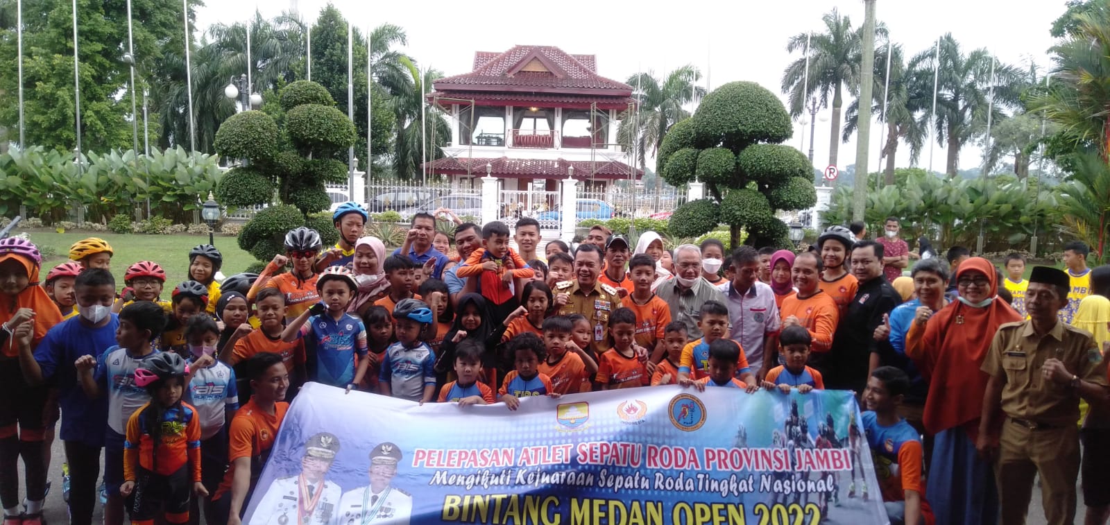 Gubernur Jambi Dr.H.Al Haris