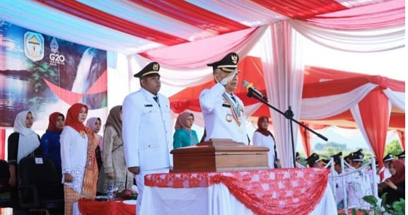 Bupati Kerinci.H.Adirozal