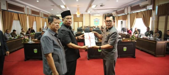 sidang paripurna DPRD Kota Sungai Penuh.