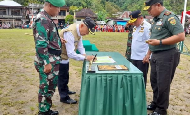 penutupan TNI Manunggal Membangun Desa (TMMD) ke-114 Tahun Anggaran 2022 Kodim 0417/Kerinci di Lapangan Bola Kaki Desa Siulak Deras Mudik