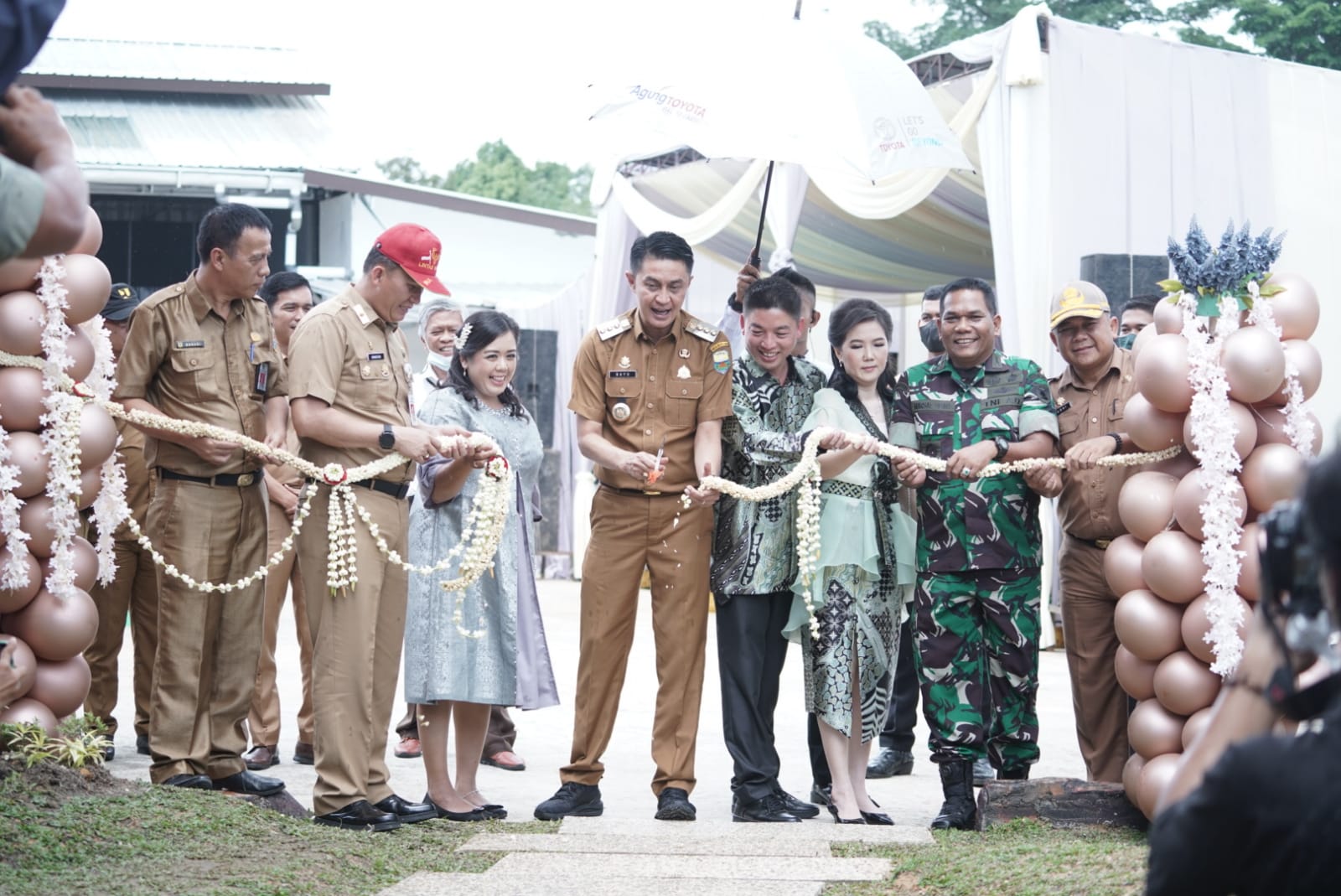Pj Bupati Muaro Jambi, Bachyuni Deliansyah meresmikan Gedung B3 PT Anggrek Jambi Makmur.