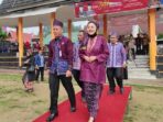 Sekretaris Daerah Alpian bersama Istri Ny. Winda Rahayu Alpian