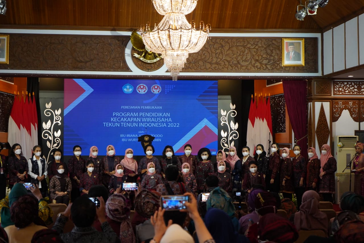 Pembukaan Program Pendidikan Kecakapan Wirausaha Tekun Tenun Indonesia 2022