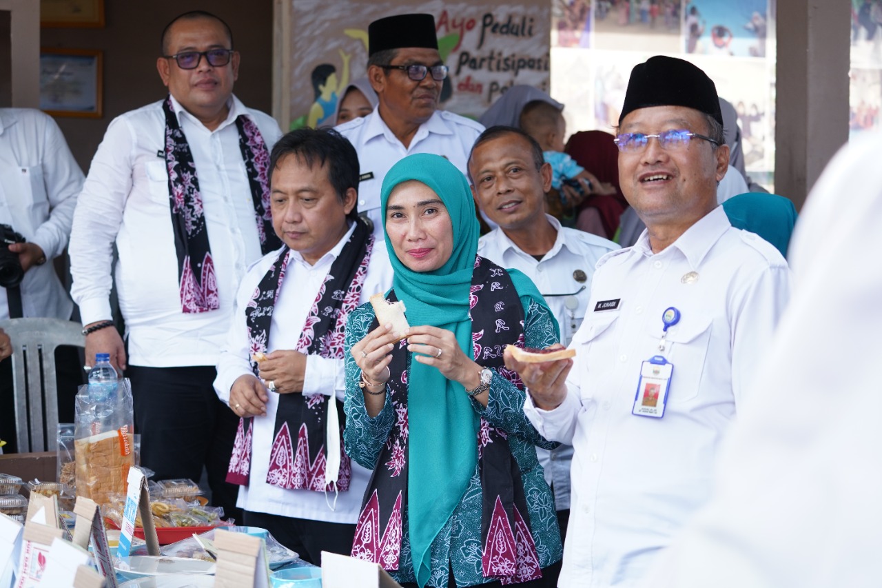 acara peluncuran program Dasyat, yaitu Dapur Sehat Atasi Stunting di Kantor Desa Parit