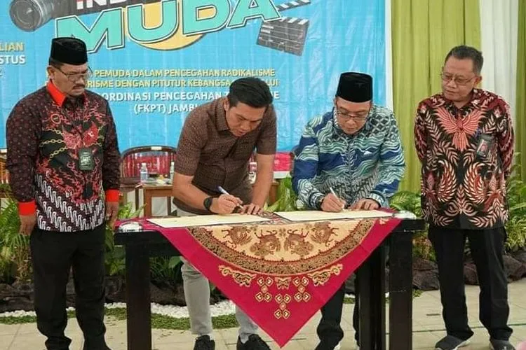 Bupati Fadhil Arief Tanda Tangani MoU dengan IAI Nusantara Batanghari