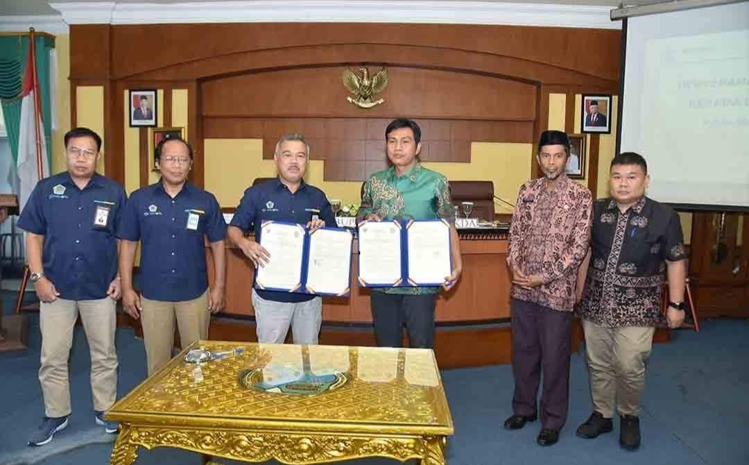 Bupati M.Fadhil Arief Terima Piagam Penghargaan Opini WTP dari BPK RI