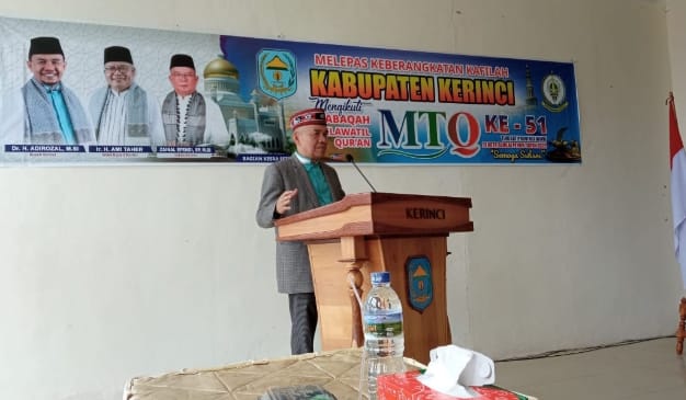 Bupati Kerinci DR. H. Adirozal, M.Si