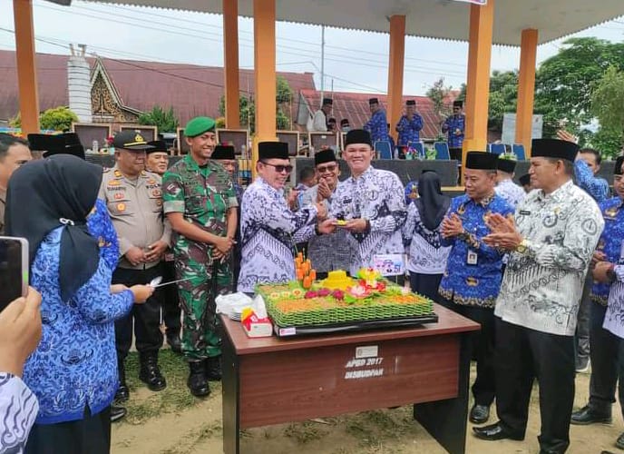 upacara peringatan Hari Guru, HUT PGRI ke 77 dan HUT Korpri ke-51 tahun 2022 tingkat Kota Sungai Penuh