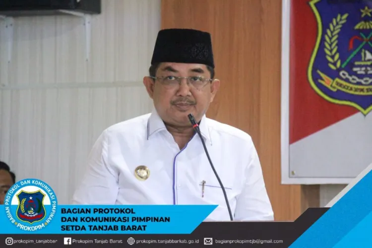 Bupati Tanjungjabung Barat Drs. H. Anwar Sadat