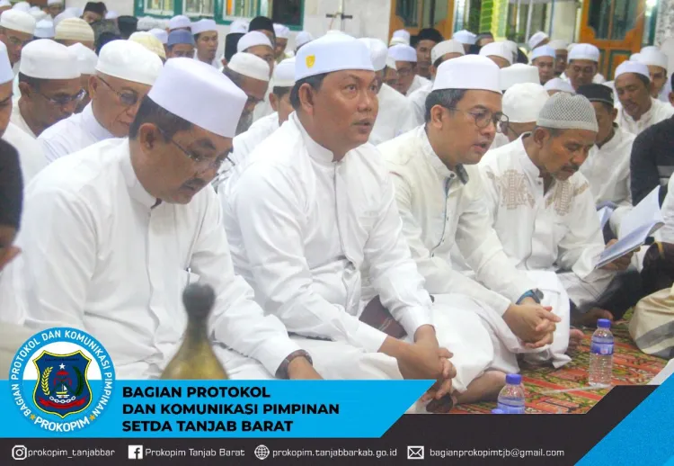 Bupati Tanjung Jabung Barat Drs. H. Anwar Sadat M. Ag