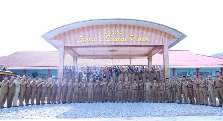 Wali Kota Sungai Penuh Ahmadi Zubir