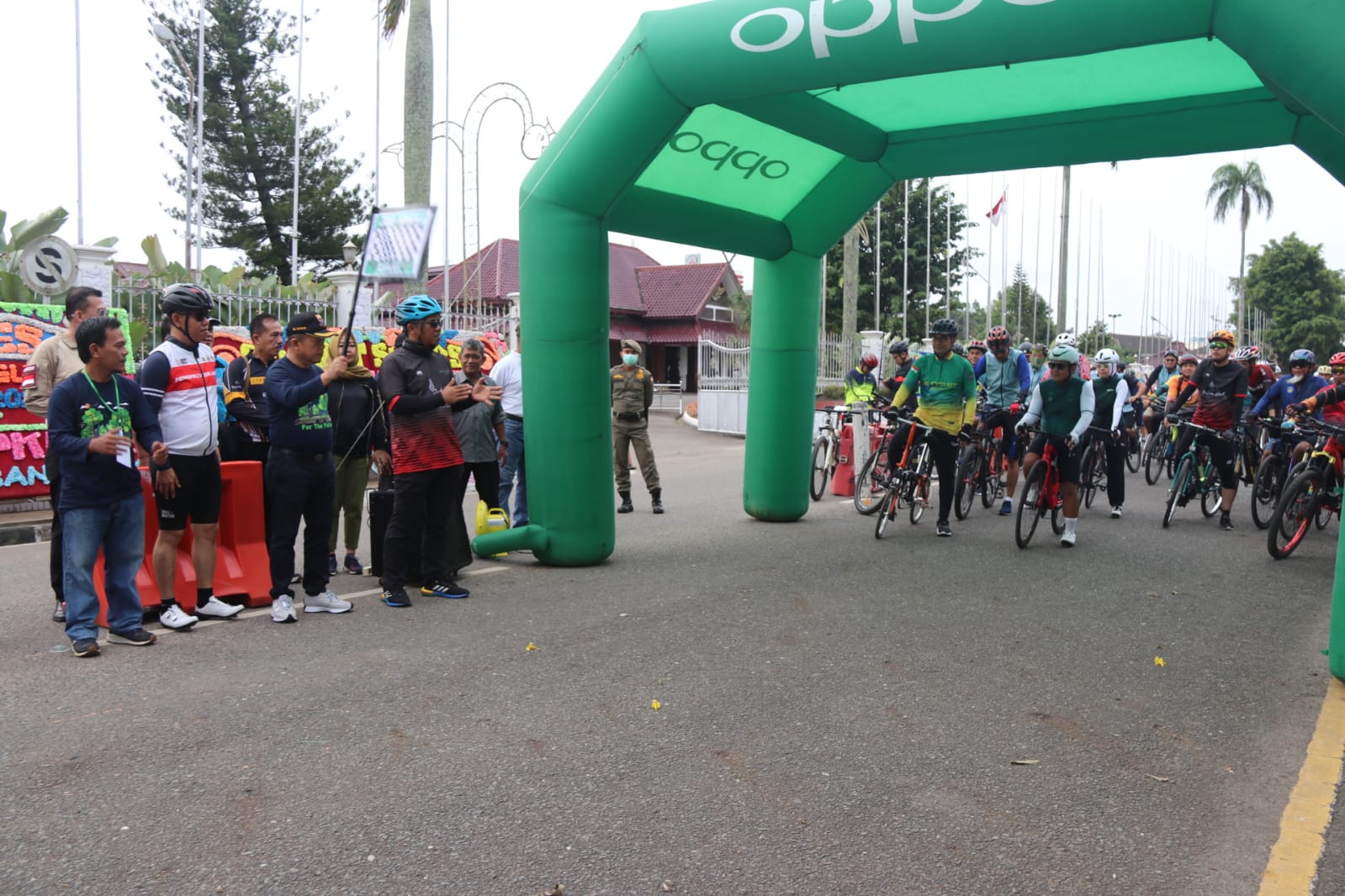 Gubernur Al Haris Lepas Fun Bike Gowes To Gambut