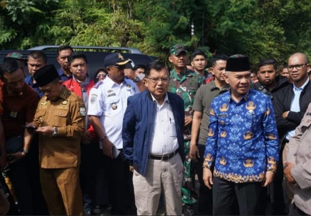 Bupati Kerinci Dr. H. Adirozal, M.Si