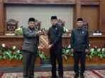 paripurna dengan agenda penyampaian Laporan Pansus Dewan tentang Aset dan PAD Kabupaten Muaro Jambi