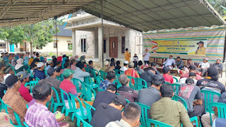 Anggota DPRD Muaro Jambi Sartono di Desa Talang Bukit Kecamatan Bahar Utara