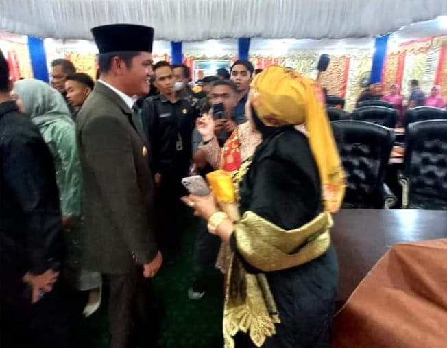 Wawako Antos Hadiri HUT ke - 110 Kabupaten Solok