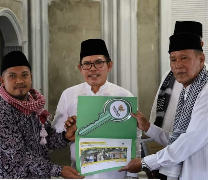 Wali Kota Sungai Penuh Drs. Ahmadi Zubir