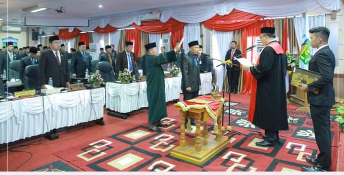Lendra Wijaya Resmi Dilantik Jadi Ketua DPRD Kota Sungai Penuh