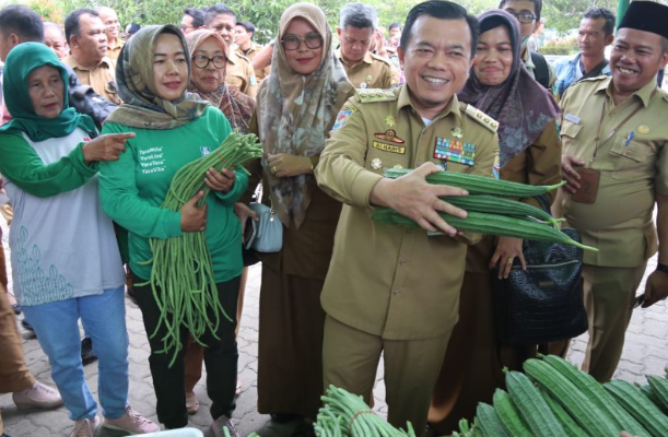 pangan Gubernur Jambi, Al Haris launching Gerakan Pangan Murah (GPM) secara serentak Provinsi Jambi di Kabupaten Batanghari