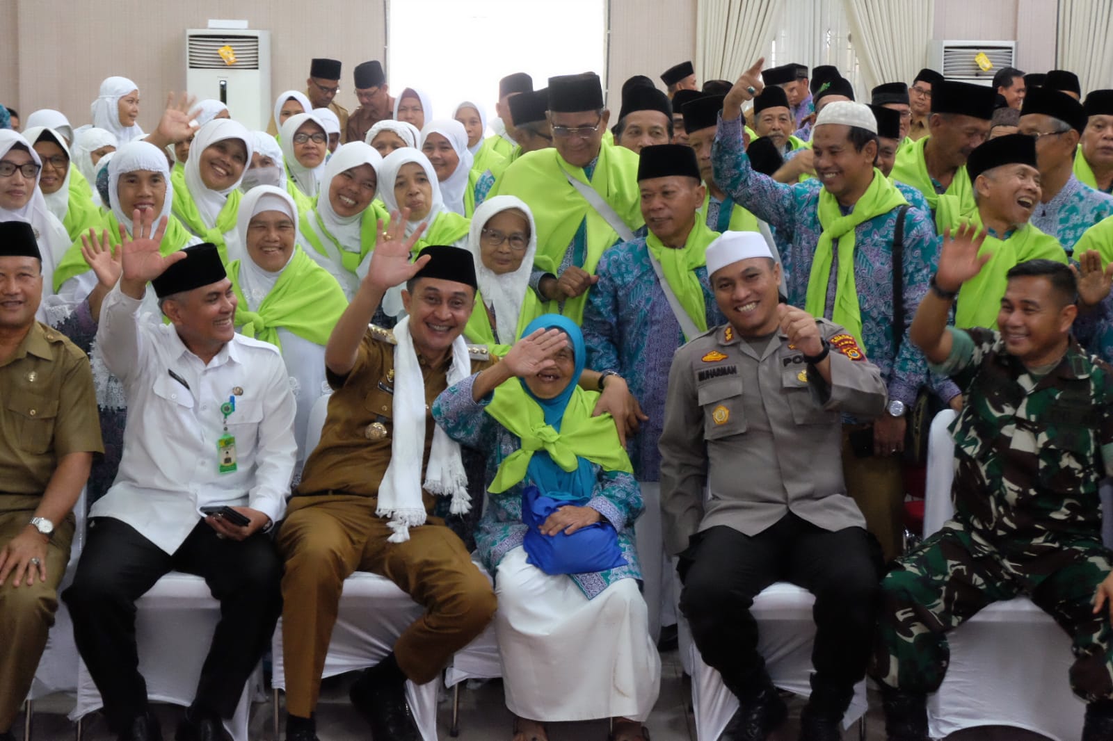 keberangkatan 146 Orang Calon Jemaah Haji CJH asal Muaro Jambi