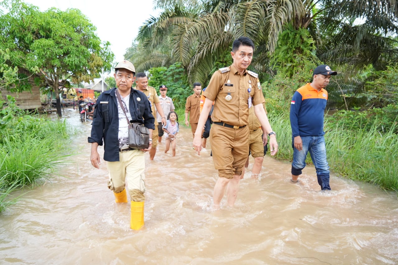 Penjabat Bupati Muaro Jambi Bachyuni Deliansyah,