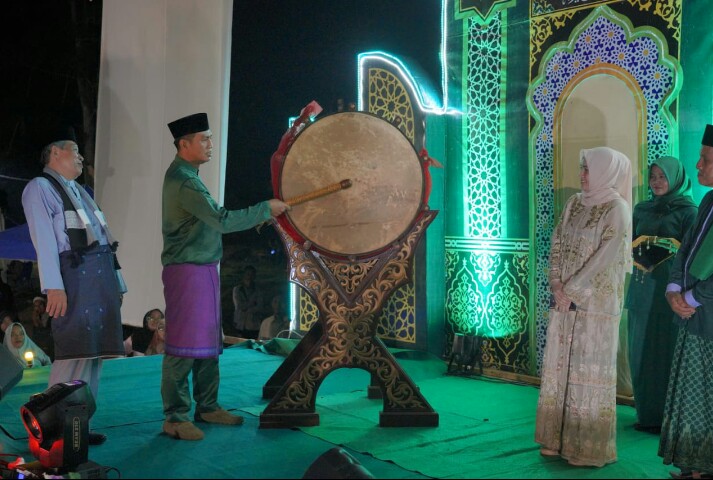 Bupati Batang Hari M. Fadhil Arief membuka Musyabaqoh Tilawatil Qur'an (MTQ) Tingkat Kabupaten Batang Hari ke-53
