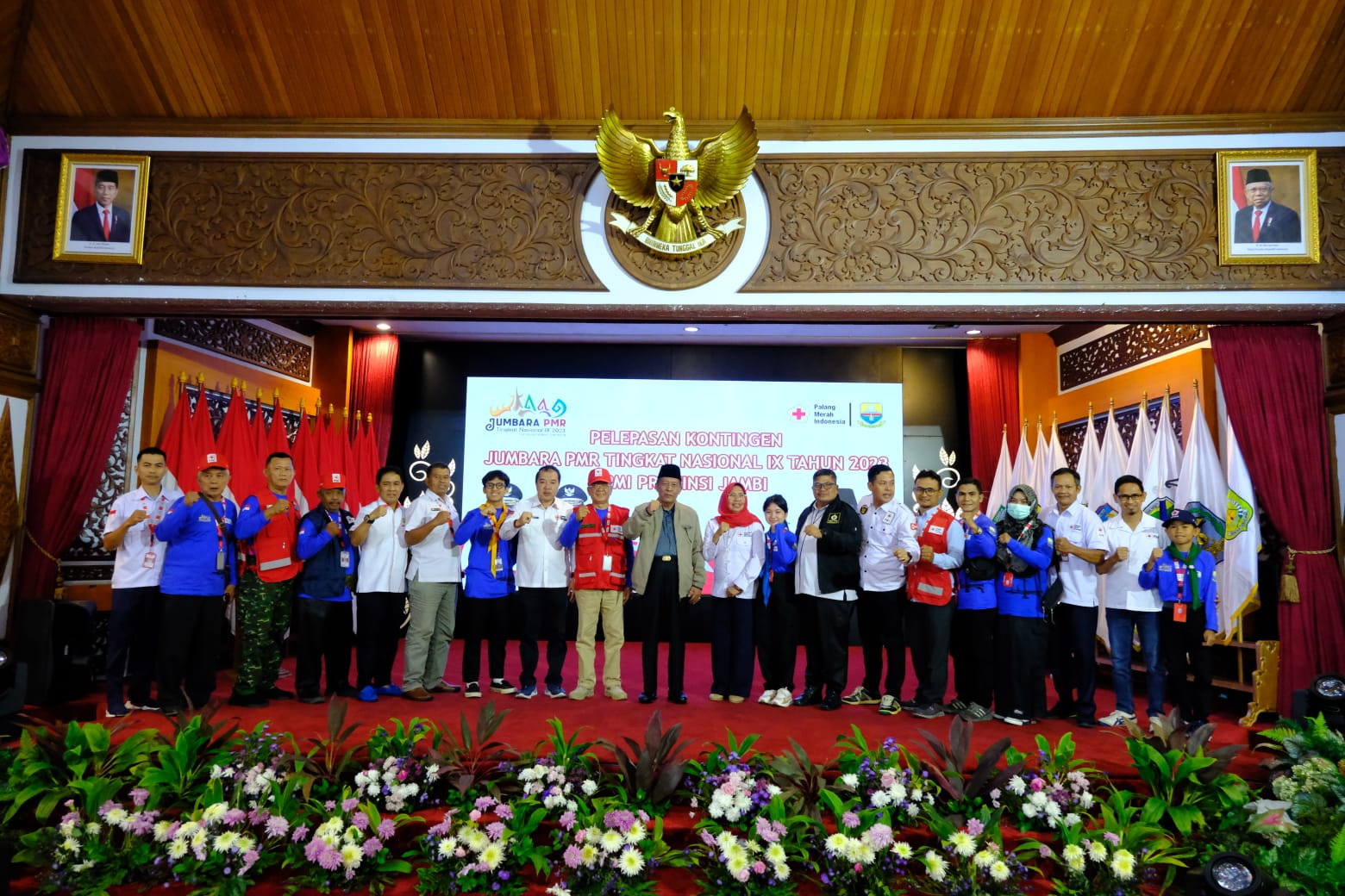 Wakil Gubernur (Wagub) Jambi Drs. H. Abdullah Sani, M.P.di melepas Kontingen Provinsi Jambi untuk mengikuti JUMBARA Palang Merah Remaja (PMR) IX di Provinsi Lampung.