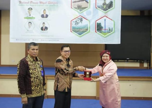 Wali Kota Sungai Penuh Ahmadi Zubir