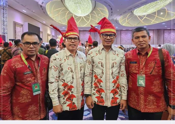 Wali Kota Sungai Penuh Drs. Ahmadi Zubir