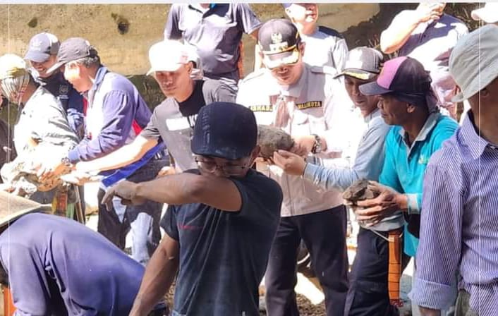 Wali Kota Sungai Penuh Drs. Ahmadi Zubir