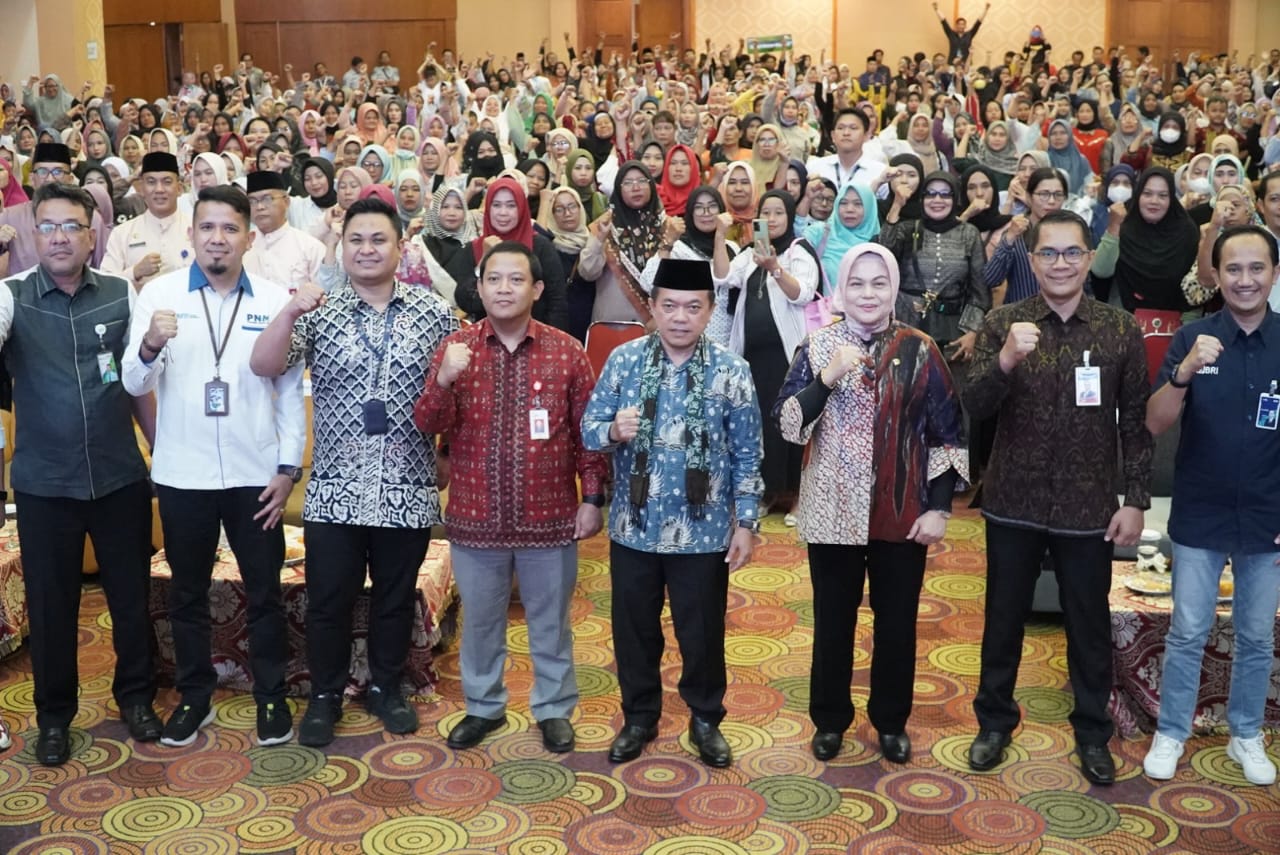 Gubernur Jambi Dr. H. Al Haris