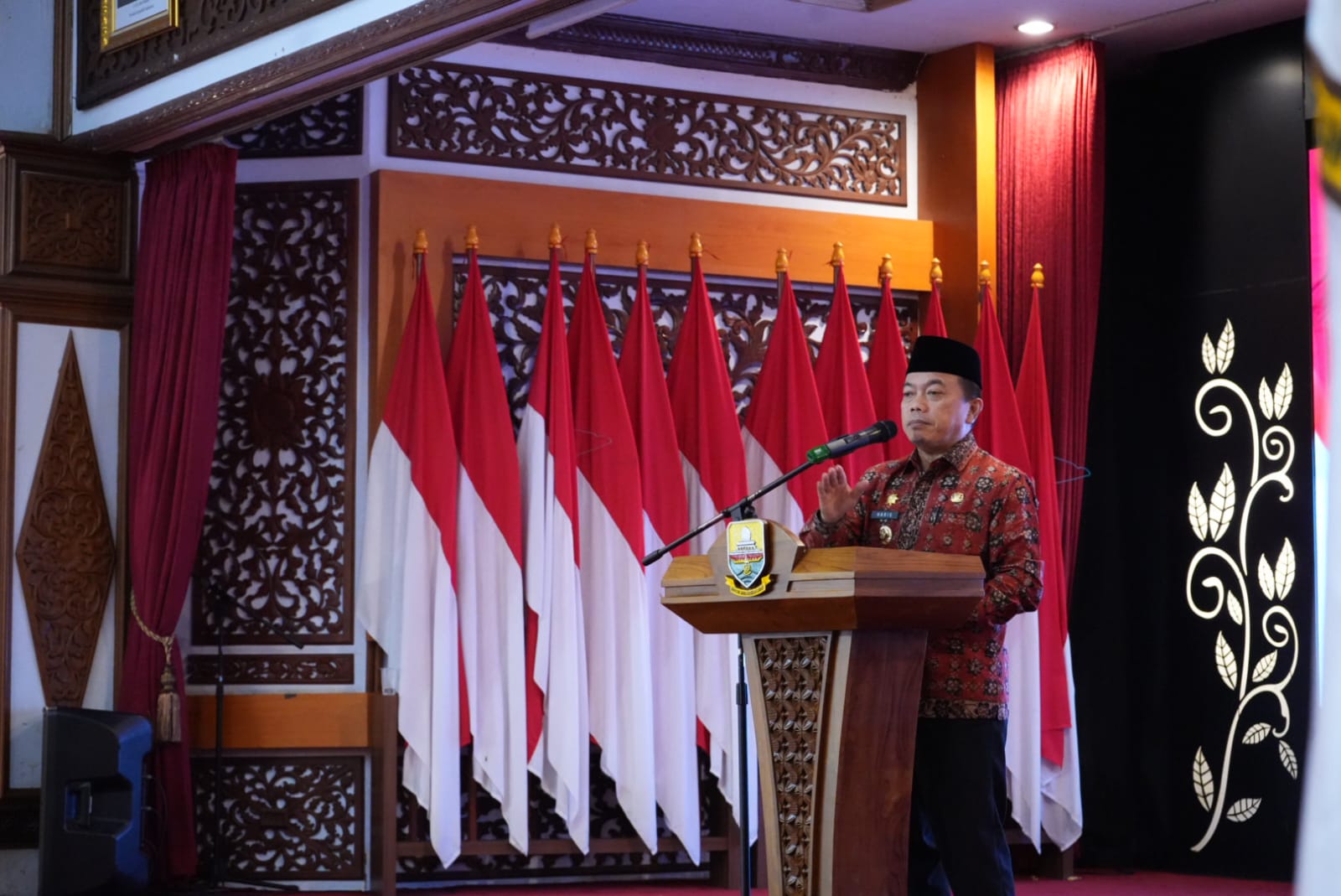 Gubernur Jambi Dr. H. Al Haris