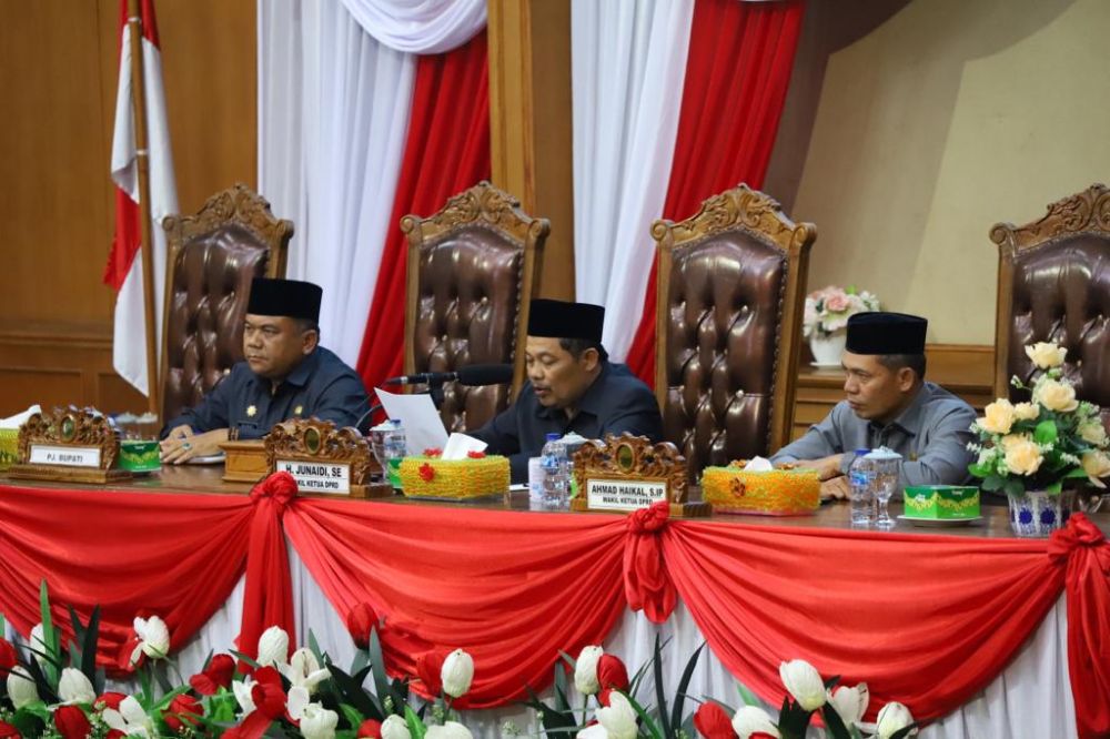 Paripurna penyampaian pemandangan umum fraksi fraksi atas Perubahan APBD TA 2023.