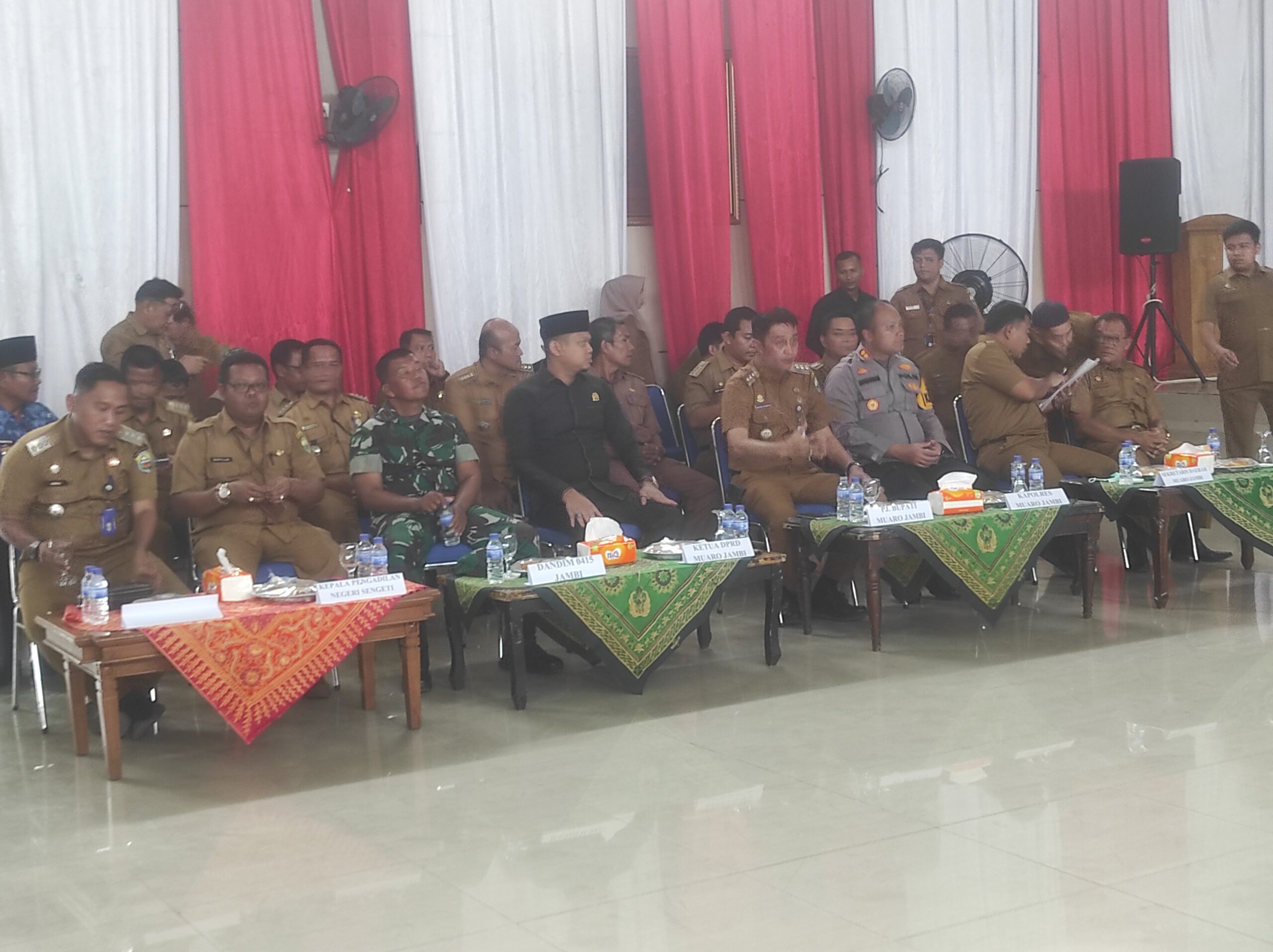 Acara deklarasi ikrar damai pemilihan kepala desa (pilkades) serentak Muaro Jambi 2023.