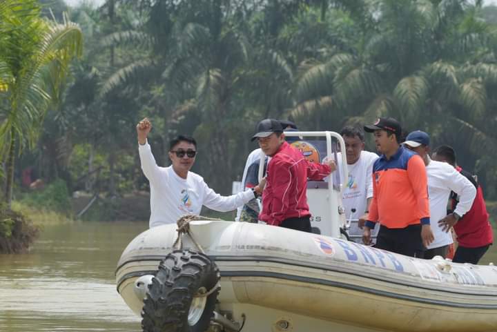 MJ 14 Lomba perahu dan hiburan rakyat di Desa Tangkit dalam rangka memeriahkan HUT ke-24 Kabupaten Muaro Jambi