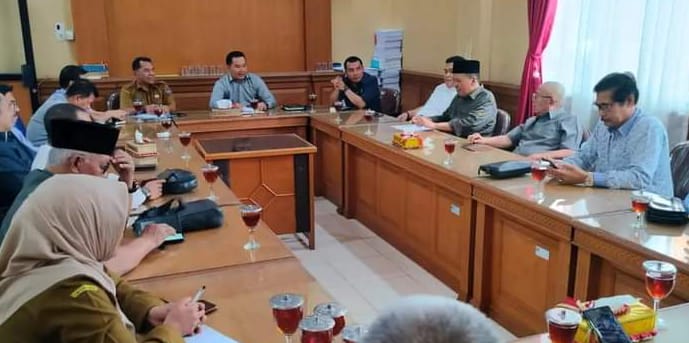 Rombongan DPRD Kota Sungai Penuh saat Kunker ke DPRD Payakumbuh.