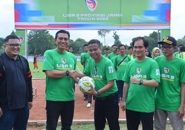 WhatsApp Image 2023-12-13 at 21.38.57 (1) Acara pembukaan Liga 3 Sepak Bola Provinsi Jambi tahun 2023 di Lapangan KONI Muara Bulian.