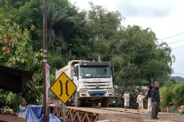 Jembatan Tamiai Kecamatan Batang Merangin, Kabupaten Kerinci, kini telah dapat dilintasi kendaraan