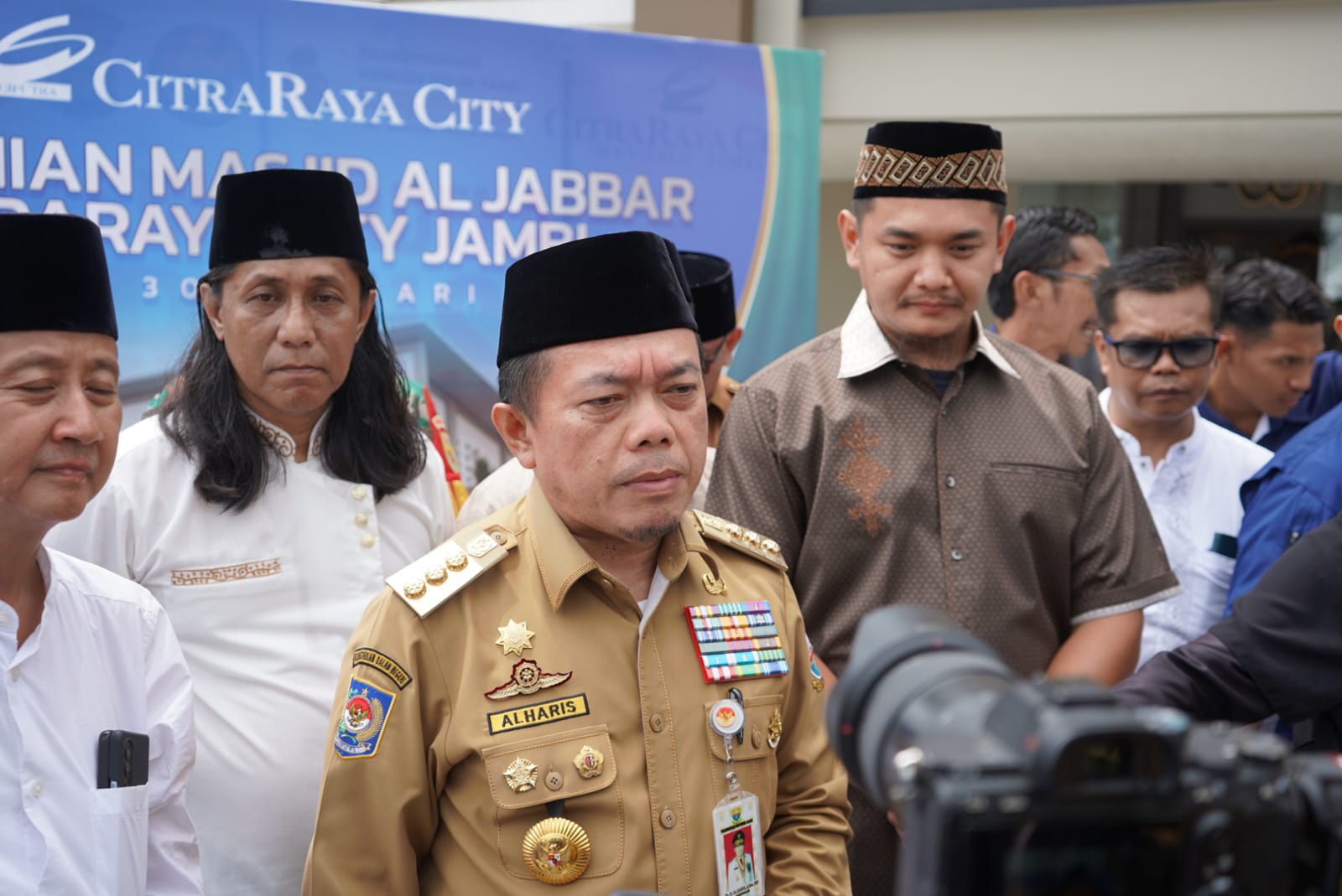 Gubernur Jambi Dr. H. Al Haris,
