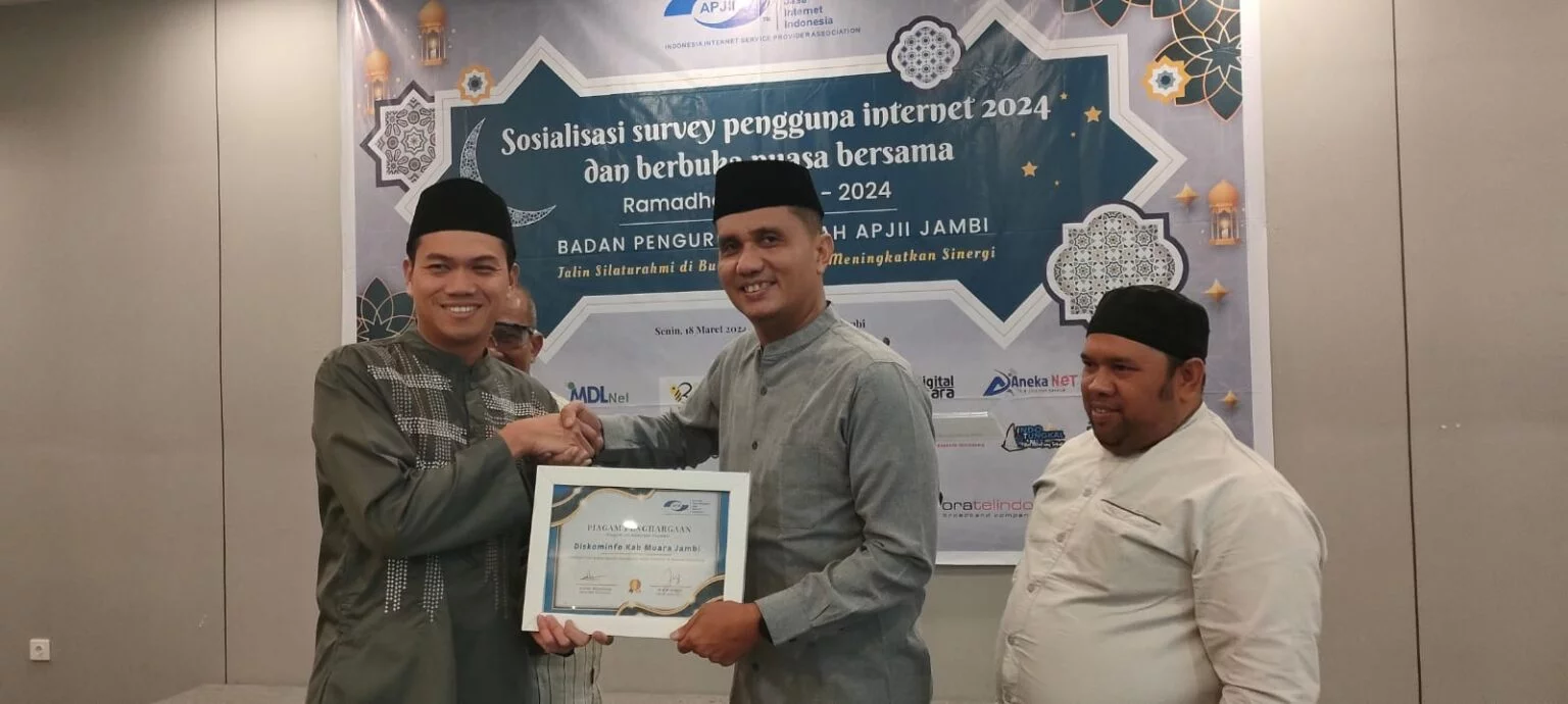 Berhasil Atasi Blankspot, Diskominfo Muaro Jambi Raih Penghargaan dari APJII