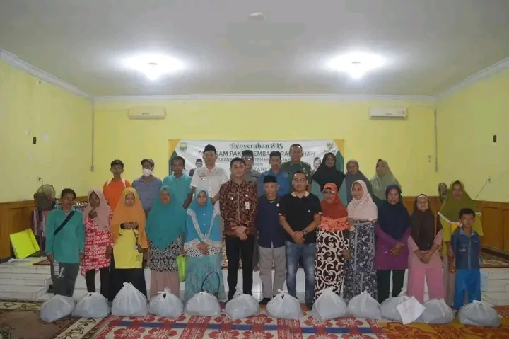 acara penyerahan program paket Sembako Ramadhan BAZNAS kabupaten Muaro Jambi