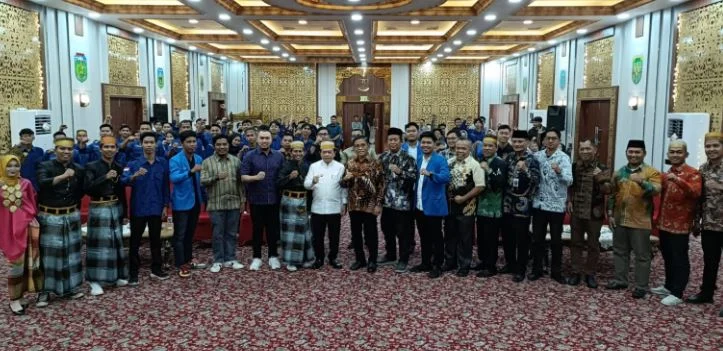 pelantikan pengurus Ikatan Keluarga Mahasiswa Pelajar Indonesia Sulawesi Selatan (Ikami Sulsel) Cabang Jambi di Pola Kantor Gubernur