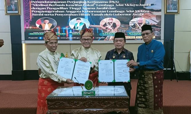 Penandatanganan perjanjian kerja sama (PKS) antara LAM Jambi dengan Pengadilan Tinggi Agama Jambi
