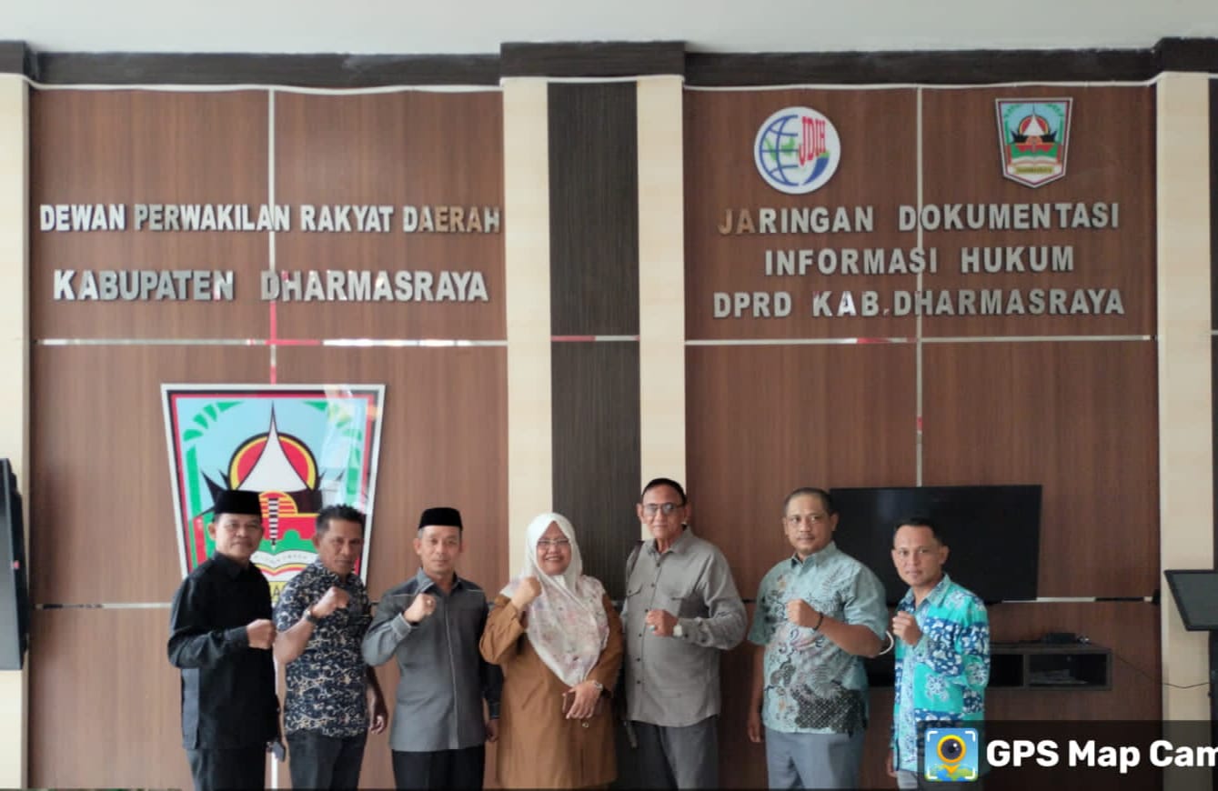 Komisi III DPRD Batang Hari melaksanakan kunjungan kerja ke gedung DPRD Kabupaten Dharmasraya