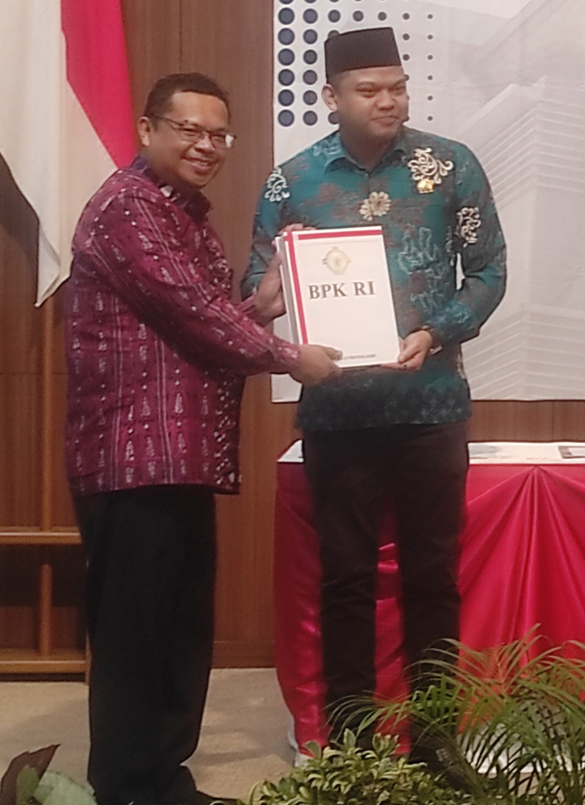 Ketua DPRD Muaro Jambi, Yuli Setia Bakti