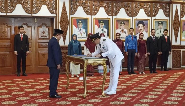 Gubernur Jambi Al Haris